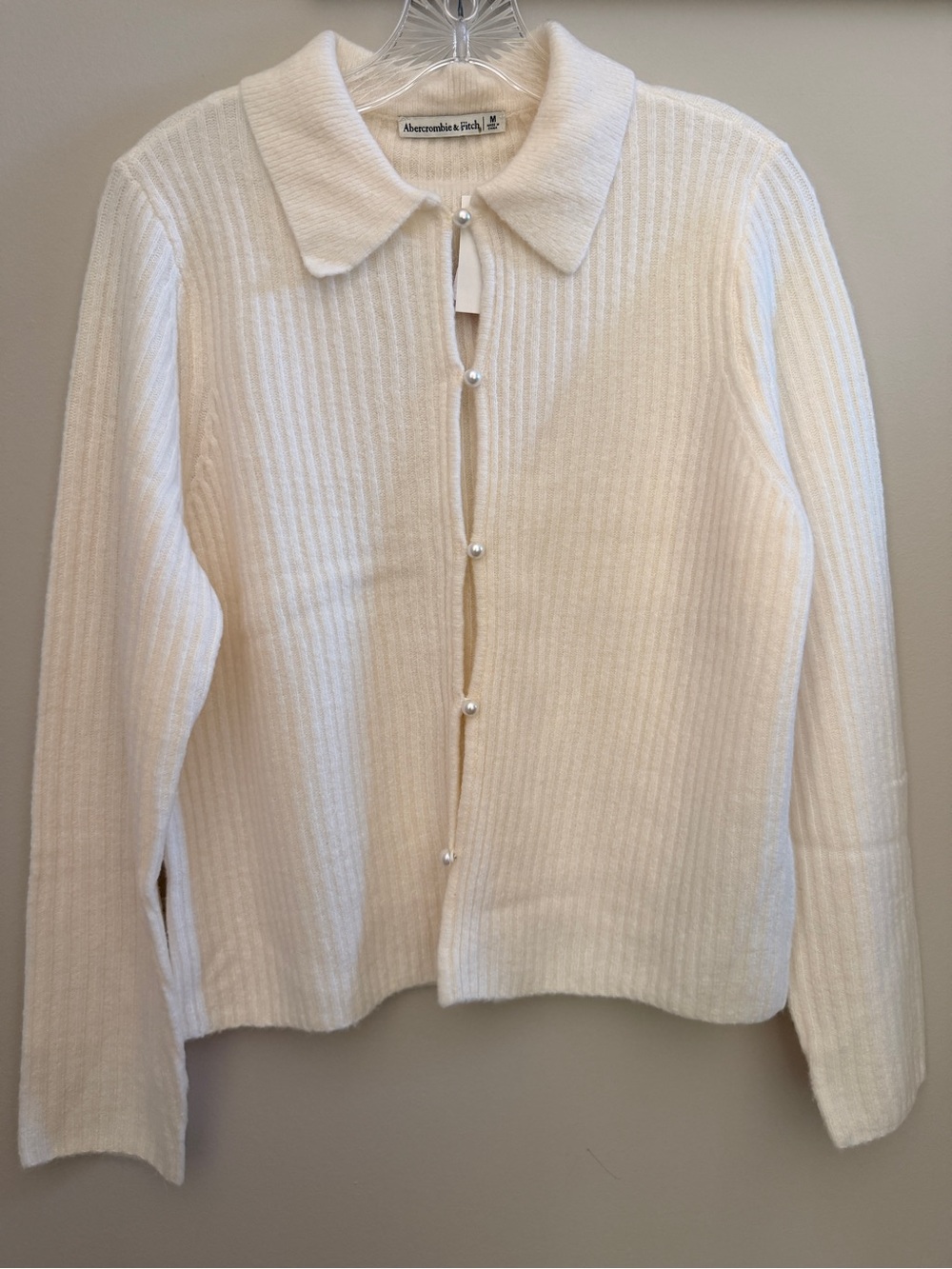 NWT Abercrombie & Fitch Cream Collared Ribbed Pearl Button Cardigan | M - Picture 2 of 10